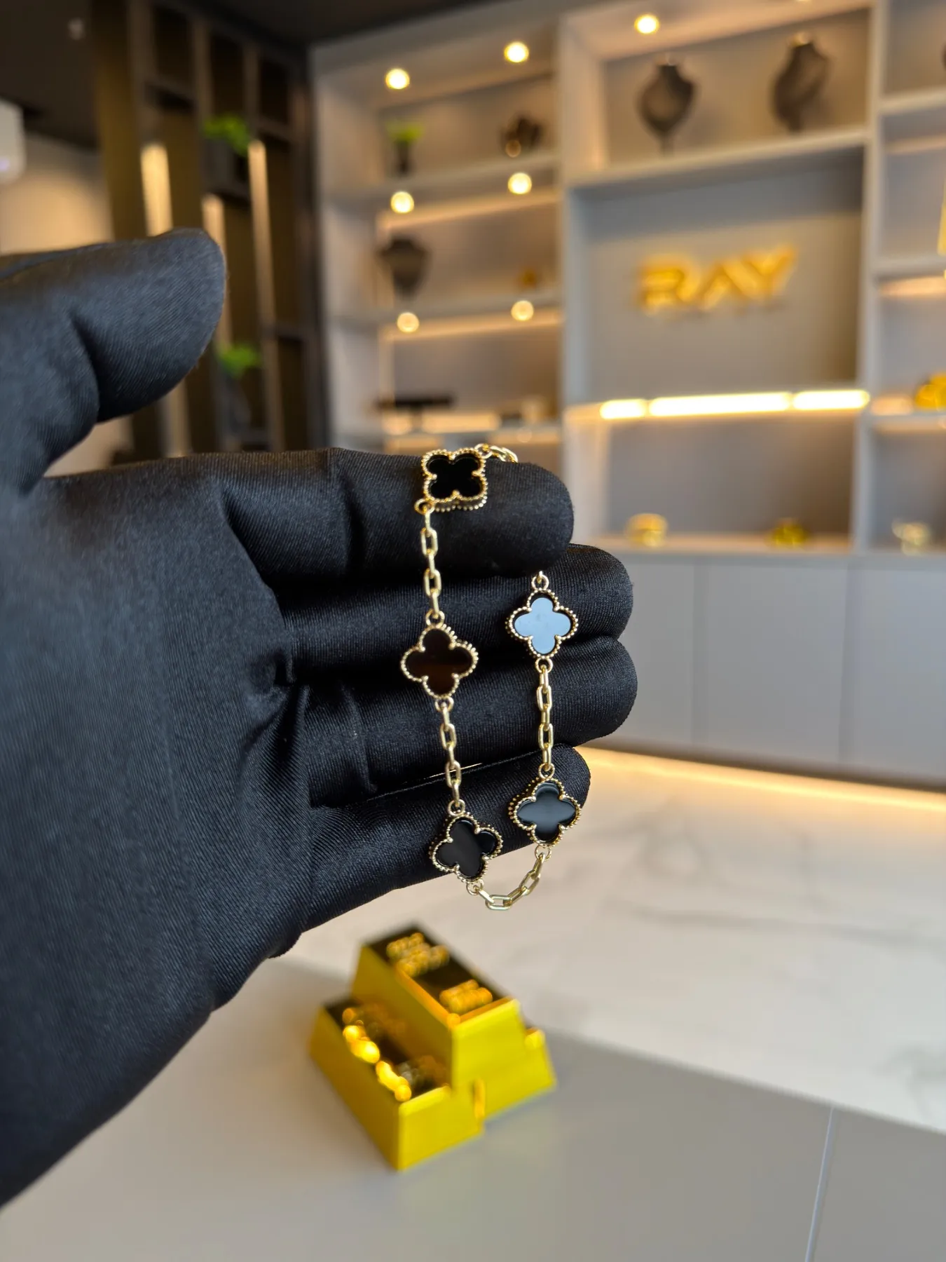Van Cleef 5 Trevos ônix Preta 13mm